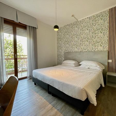 B City Hotel Bardolino Exterior foto