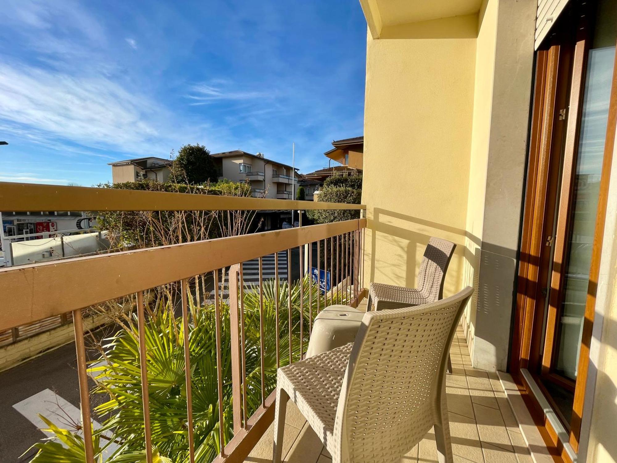 B City Hotel Bardolino Exterior foto