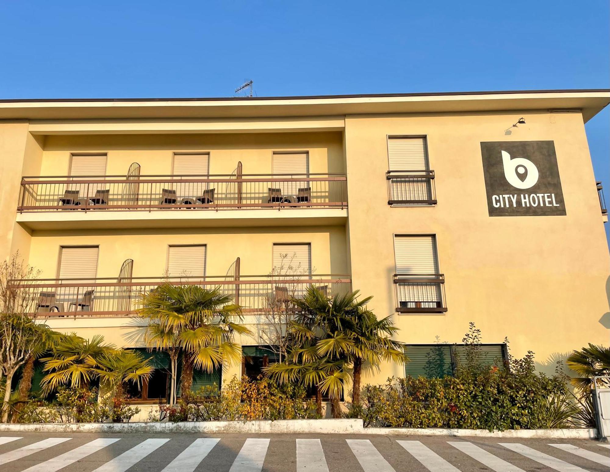 B City Hotel Bardolino Exterior foto