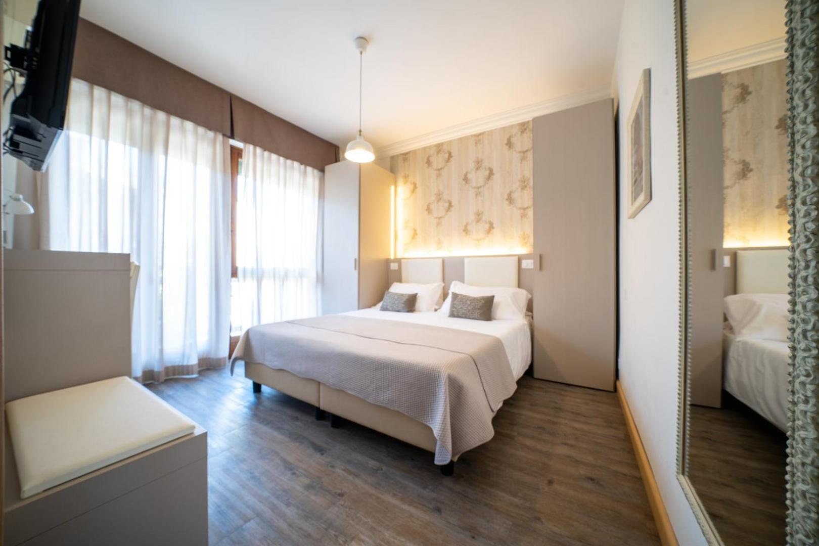 B City Hotel Bardolino Exterior foto